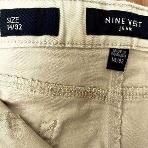 Nine West jeans capri style khakis      new with tags size 14